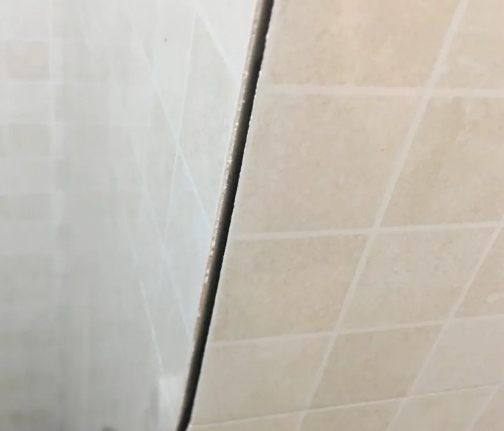 仪陇瓷砖空鼓维修公司分享阳台瓷砖脱落的修复过程可以分为以下几个步骤